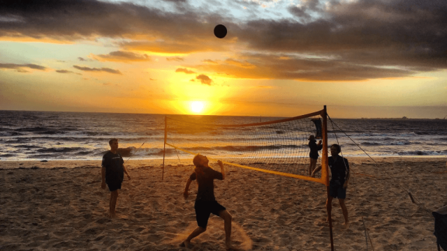 republica-volleyball-3